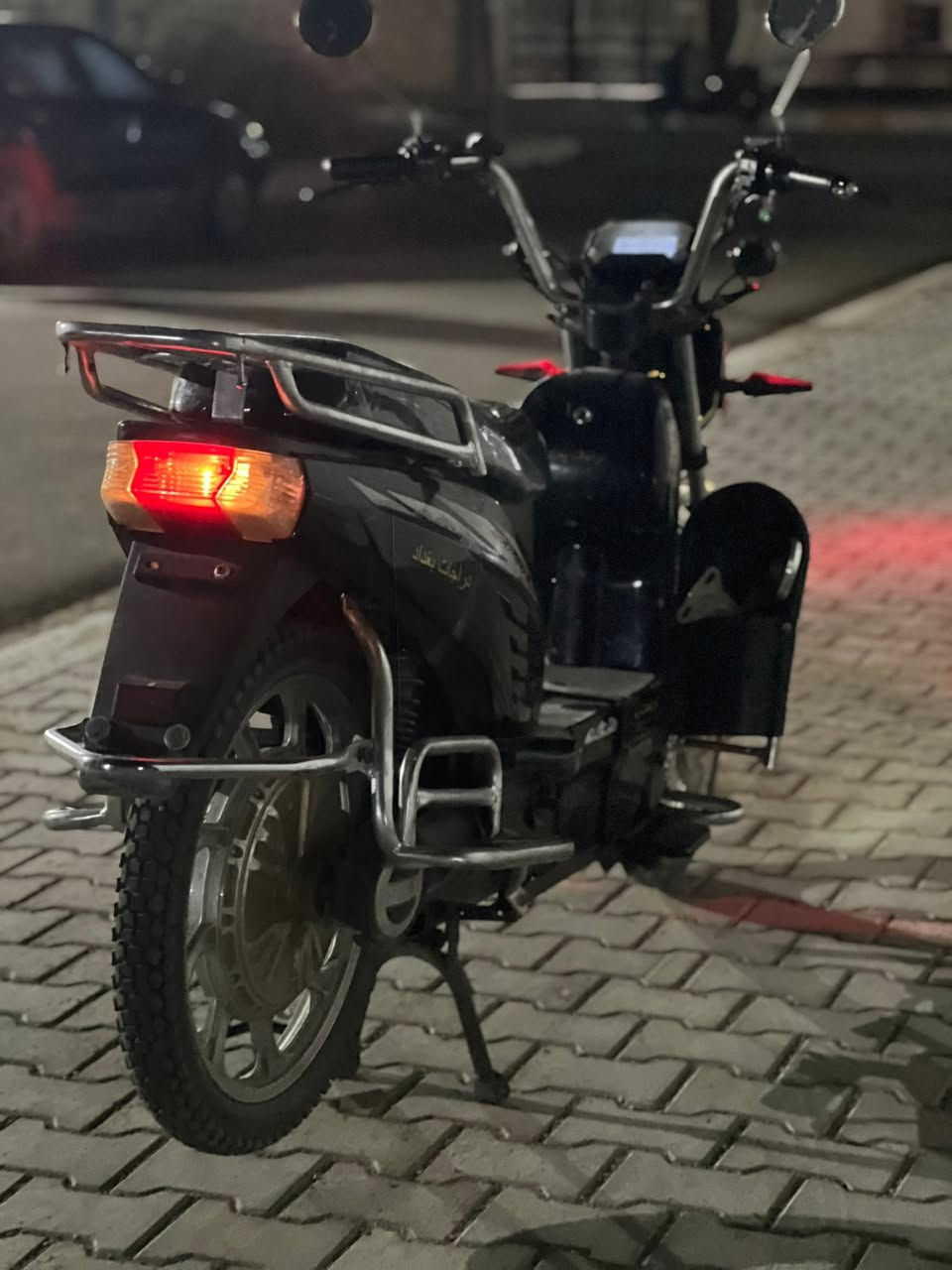 السلام عليكم دراجه شحن هارليً🛵بطاريات ولنلي نص عمرً يقرن 8ونص تقريباً بطاريات 2025 أم الفسفوره كفراته نظيفه حيل كهربائياتها كلها شغاله ما عدا الهورن الصوجً بل مجمع والهورن جديد موجود أساير بكلاتي صطاب شغال وبصمتين وسويجين وسويجين ماقفل  بطاريات دراجه نظيفه مثل ما موضح أمامكم طبعاً سعر الدراجه 350الف فقط 🔥وبيها مجال قليل حيل الي يريدها يطبلي خاص ويتدلل


**إذا كنت صاحب هذا الإعلان وتريد حذفه لأي سبب، رجاءا أرسل رسالة إلى الدعم الفني**
