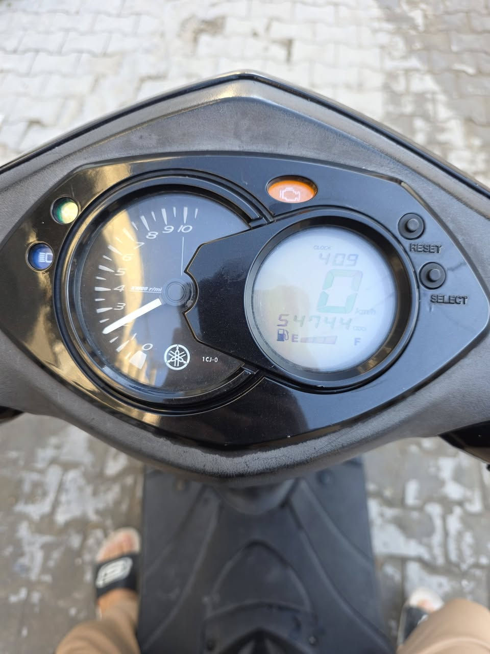 سكنك فحل ياباني مديل ١٢ ام الطلاعات ستاند كهربائي قبق نفخ للبيع صار سبوع من مشتريه اريد اخذ شحن بمكانه 
للبيع بمليون و١٠٠ وبيه مجال قليل للشراي 
للاستفسار ***********
بغداد  العلاوي
