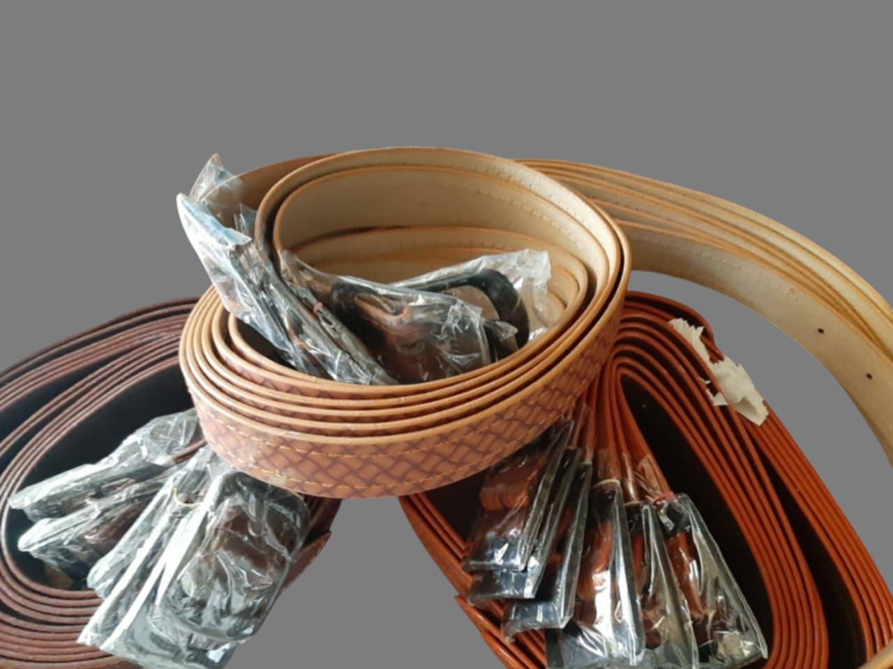 اللهم صل على محمد وآل محمد ..
الاخوه الكرام اصحاب المحلات والبسطيات تتوقر كميه من الاحزمه الشبابيه ...
ومحفظة الجيب أو النفود 
البيع بالجمله لديه كميه كبيره ...
التواصل على الارقام التاليه ...


**إذا كنت صاحب هذا الإعلان وتريد حذفه لأي سبب، رجاءا أرسل رسالة إلى الدعم الفني**