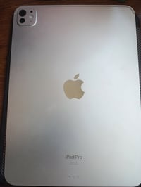 ايباد M4١١ برو بطاريه ١٠٠ مستخدم  شهرين  ذاكره ٢٥٦ لسعر اتصل 078218934...