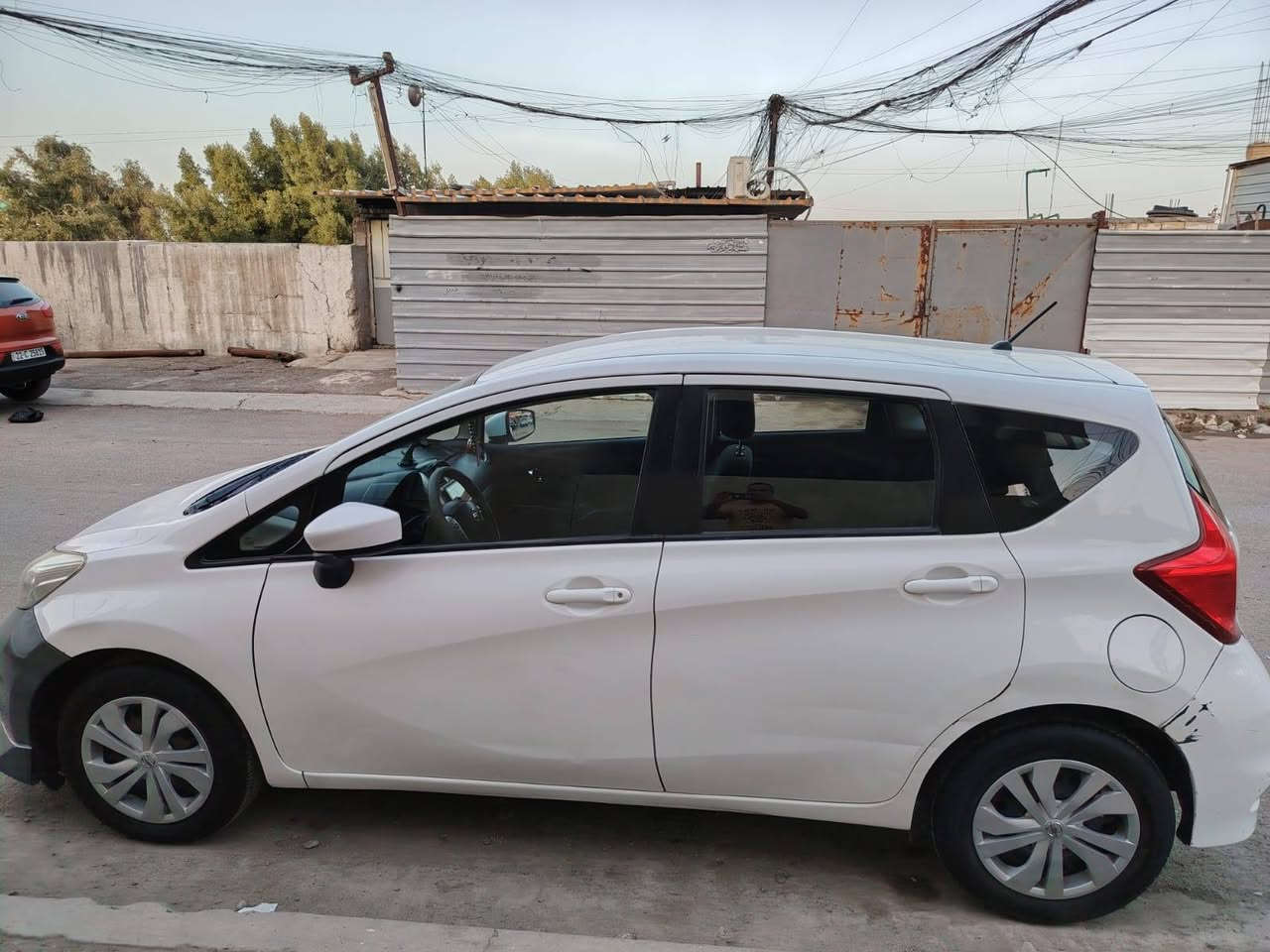 السلام عليكم
للبيع فيرسا 2019 
رقم بغداد بأسمي 
وارد امريكي السونر مرفق بلمنشور 
السياره ماشيه : 66
المكينه وكير خير من الله 
تبريد ثلج 
المواصفات : شاشه كامره تحكم ستيرن 
المكان السياره : بغداد حي الري 
السعر: 73 وبيها مجال 
***********
