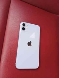 ايفون 11 عادي نضيف جدا مداخل تصليح شرق اوسط نموذج m بطاريه ٧٨ ميصرف اب...