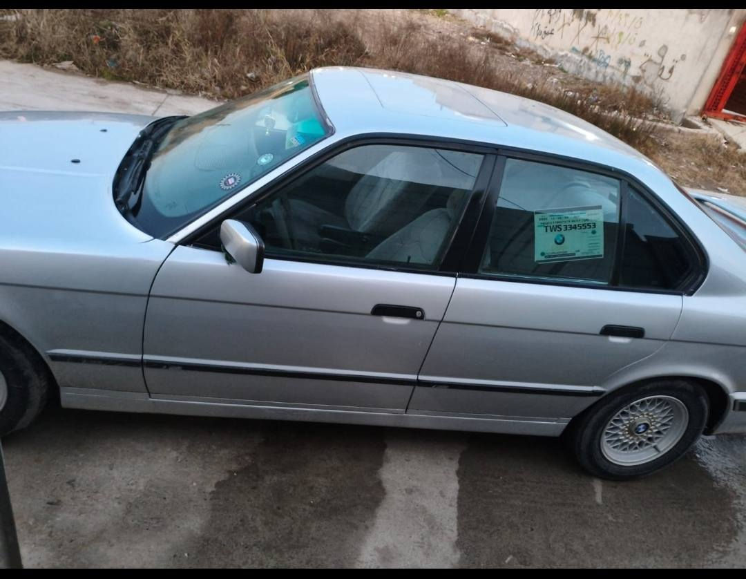 سلام عليكم بي ام 525كبس رقم دهوك سعر70وبي مجال عنوان موصل للتواصل واتساب ***********
