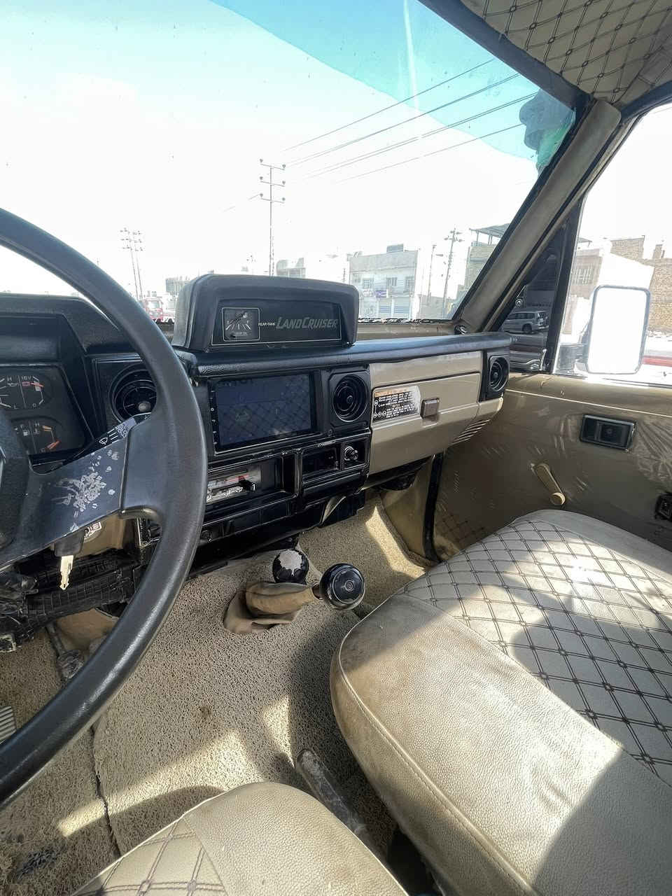 حوثيه موديل 87 للبيع رقم بغداد كير مكينه تبريد جاهزه السعر 58وبيها مجال مكان السياره ميسان ***********
