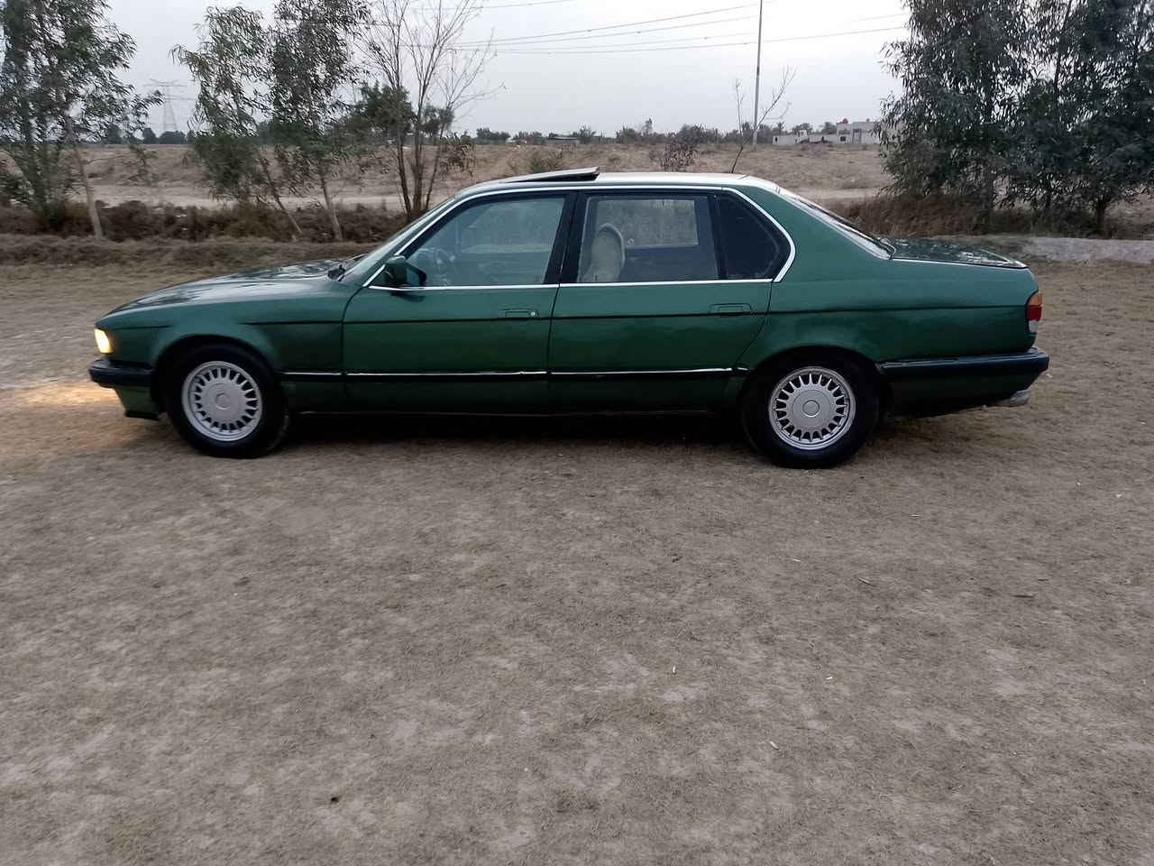 السلام عليكم *********** بي ام حجم ٧٣٥ اصل السعر ٣٣ رقم كربلاء مكينه مفتوح ٣٥٠٠ مكينه وكير جدد سياره جاهزه مكانه طريق كربلاء نجف
