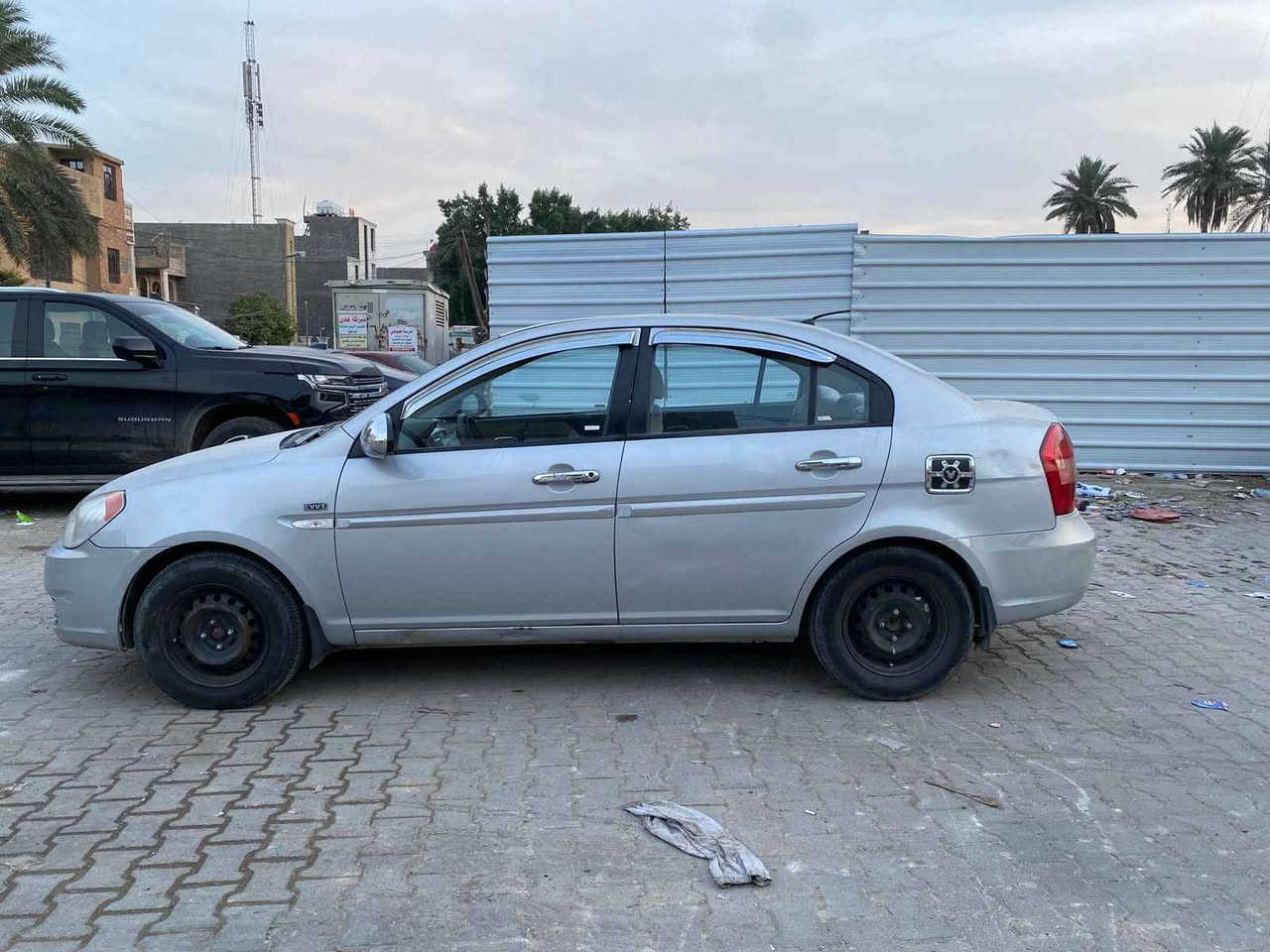 السلام عليكم أكسنت خليجي موديل ٢٠٠٩ سنويتها تنتهي ٢٠٢٧ محرك ١٦٠٠  رقم انكليزي مكفوله كفاله عامه من الصبغ بيها ثلاثه طخات ممصلحه واضحه بالصور سونرها مرفق مكانها بغداد الاعظمية السعر عل الخاص *********** بغداد, العراق
