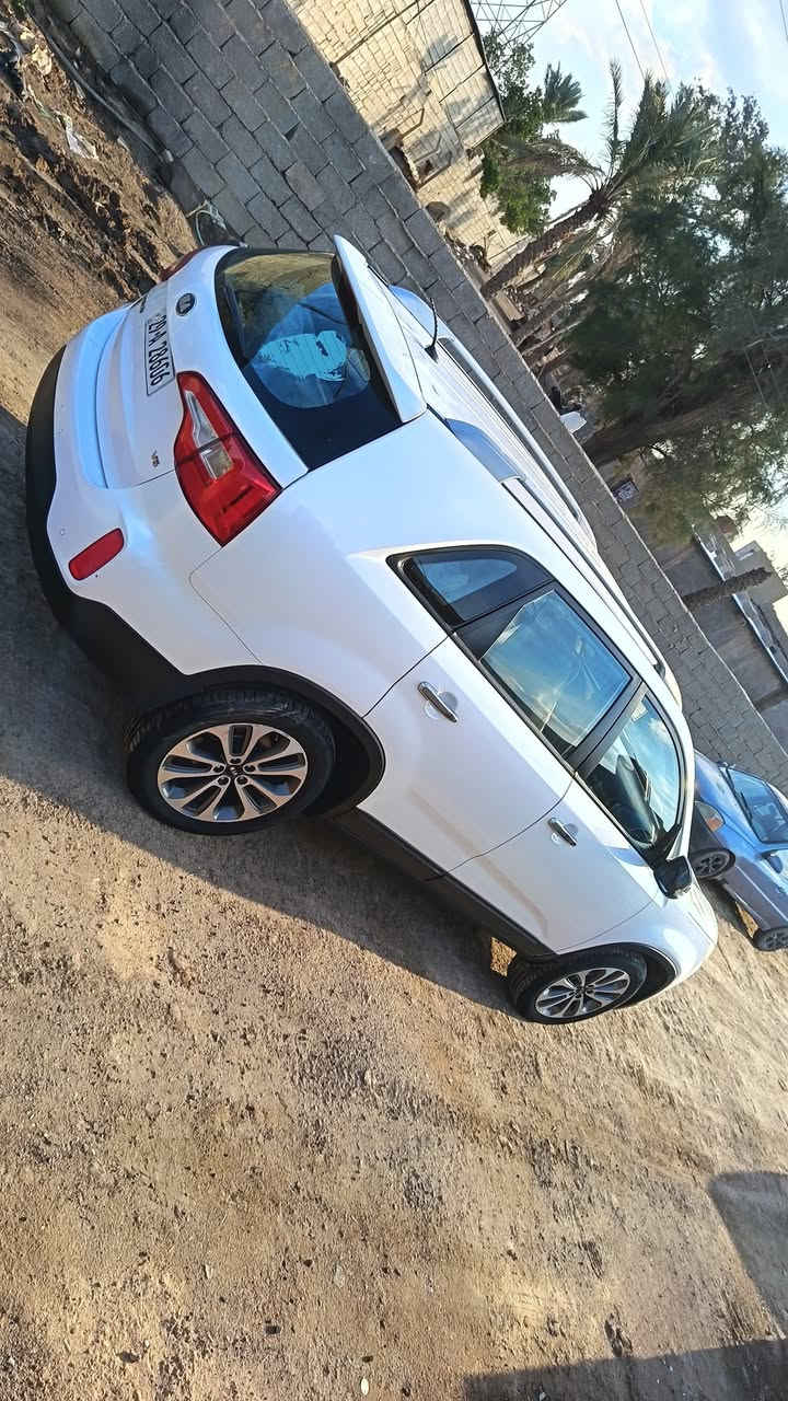 تحيه طيبه سورنتو 2015 سته سلندر فول مواصفات حداديه تخم تاير صدر جديد سياره بيها بس  جاملغ صبغ وشويه من الباب  لسعر 170 وبيهه مجال
***********
***********  لعنوان كوت
