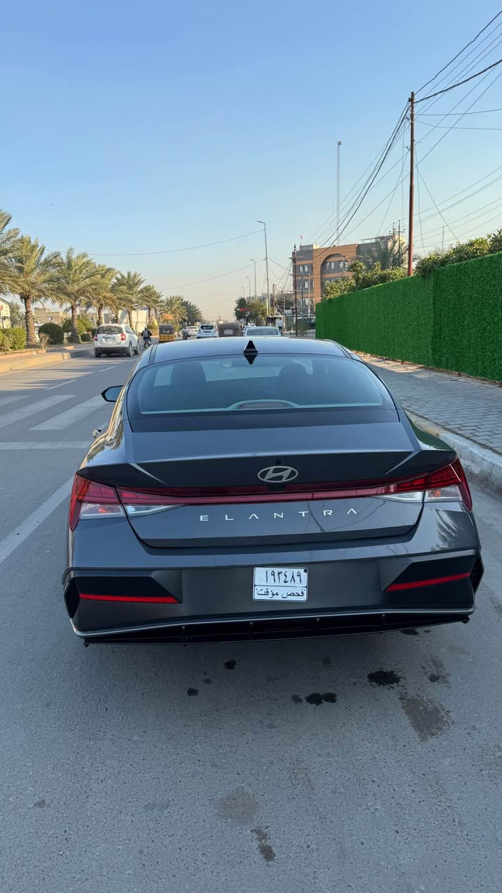 النترا 2025 ماشية 3 الاف ميل فقط دخول جديد 🇰🇷
ضرر موضح بالصور السياره كلها ليبل واحد بدون تبديل بدون صبغ فقط الدعاميه مبدله الباقي كفاله عامه من التبديل والصبغ وكفالة جميع الايرباكات 
الضرر ( تعديل الباب خلف الراكب الجهه اليمنه بارد وجاملغ جهة السايق تعديل بارد )
ماشية 3 الاف ميل ( اخت الزيرو ) 
السياره بدوووووووون رقمممممم تترقم جميع محافظات العراق عدا الاقليم 
 مواصفاتها 
- بصمة تشغيل ابواب وصندوك
- فتحة سقف ( سلايد روف ) 
- محرك 2000 Doch دوش بانزين
 - كاميرا 360 درجه 
- تبريد بيانو لمس 
-تبريد منفصل
- رادارات 360 درجة ( امامي جانبي خلفي ) 
- التحذير عند فتح الباب 
-رجاج ستيرن عند تحذير الرادار الامامي
- تحكم ستيرن 4 جهات 
- دشبول  4 وضعيات متغيره 
- 3 وضعيات قيادة  
- مثبت سرعة ذكي ( التحذير عند مغادرة المسار )
‏- Auto Hold التوقف لفترات قصيرة
- سايد بريك بصمة 
-شاشة بلازمة حجم كبير لمس تدعم نظام الابل كار بلي والاندرويد اوتو و خرائط GPS  
-شحن واير ليس 
-ويل كب ١٧  
-تشغيل عن بعُد 
-اضواء ترحيب عند الاقتراب 
- مازدات لد نهاري + زنون  
-لد خلفي
-نقط عمياء في المري الجانبية
-تدفئة بالكشنات
-لد متغير 7 الوان بالدشبول 
-كير اوتماتيك و S 
-تحديد مسار وقيادة ذاتية
- رادار امامي 
- مانع انزلاق 
- سياره بعد احلى من الصور

السعر 172$ 
-رقم الهاتف ⬇️
***********
 ‭***********‬
مكان السياره : بغداد الرصافه بغداد, العراق
