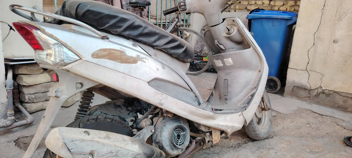 السلام عليكم شباب ماكس منغولي مثل ما موضح بالصوره كابريتر جديده اصلي تاير خلفي جديد ودهن هم مبدل جديد نقصها بس ناريه بالمشي تكوم تكطع ودشبول هم مثل ما واضح بالصوره قيم واخذ مكاني واسط
رقمي ***********
