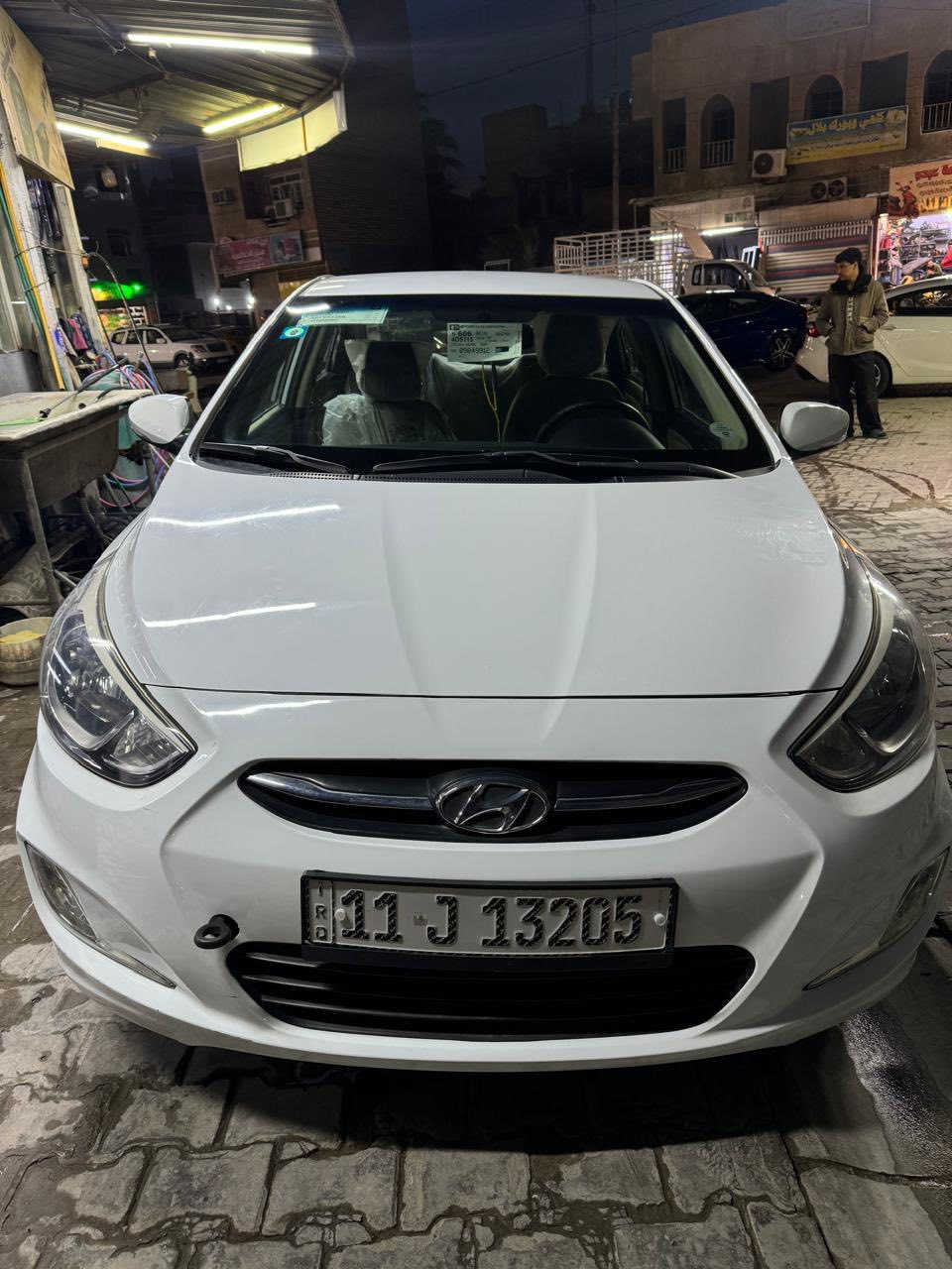 اكسنت ١٥ خليجي مواصفات عدا الفتحه سونارها موجود ماشيه ٩٣ محرك كير مكفولل
***********
