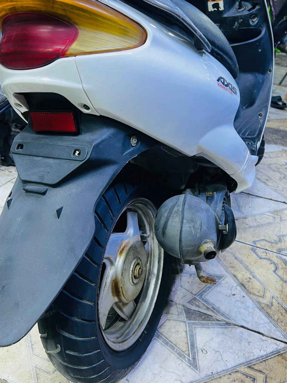 دولفين مفتوحه مره وحده تجفيت جديد دراجه كامله كهربائيات شغاله وسلف شغال ناقصه بس باتري دراجه مرتبه سعره 400وبيه مجال 

***********
