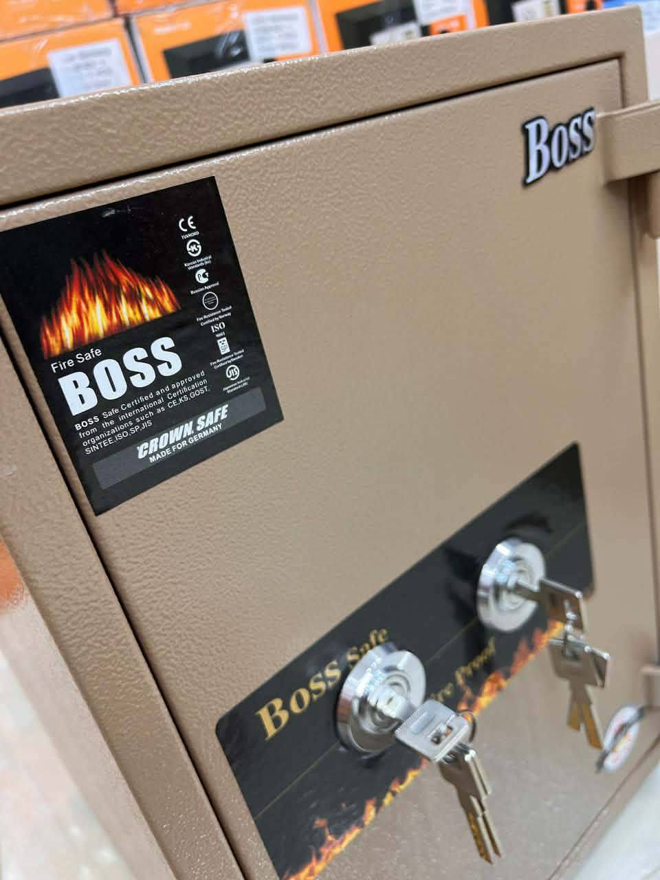 💥 قاصة بوس المانية الأصلية بقياس 50سم متوفرة حصرياً لدئ شركة الأمان

✅ مقاومة عالية للحريق تحمي أموالك وأوراقك الثمينة
✅ دبل كيلون ويا مفاتيح مشفرة ضد النسخ
✅ شفتات ستانلس ستيل قوية ضد الكسر 
✅ قاصة داخلية مزود بقفل للأغراض الحساسة
✅ رف متحرك وقابل للإزالة على راحتك
✅ ضمان 12 سنة على القفل
    🔥 السعر 160 الف نار 🔥 

📦 توصيل مجاناً لكل محافظات العراق
موديل حديث وعصري ملائم منزلك ومكتبك

⏱️ بخدمتكم على مدار 24 ساعة


**إذا كنت صاحب هذا الإعلان وتريد حذفه لأي سبب، رجاءا أرسل رسالة إلى الدعم الفني**