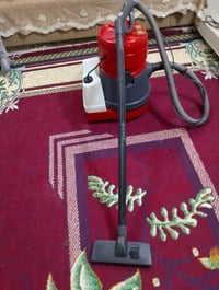 مكناسة وشطافة كهربائيّة السعر 60000 07811275266