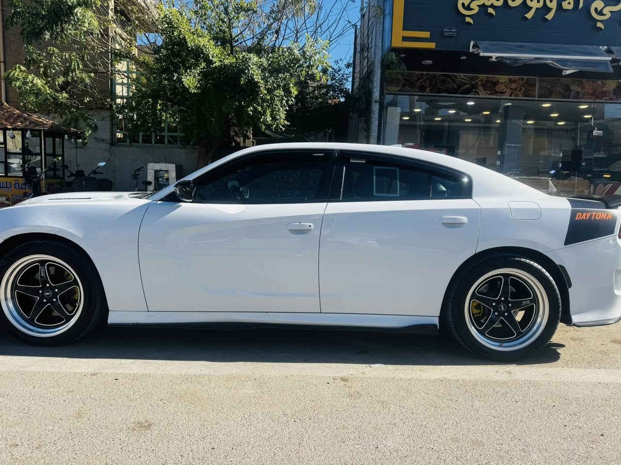 سلام عليكم دوج جارجر للبيع موديل 2022 اصل ارتي ماكس /RT 5700
حادثه جاملغ وبنيد مقدمه شاصي ايسر  سحب + مقدمه لغده معمره 

بيه صبغ نص جاملغ وبنيد فقط 

مواصفات سياره ارتي ماكس فول مواصفات عدا الرادار الامامي 

فول فتحه 

كشنات تدفئه تبريد جلد حضن 

كشن خلفي تدفئة

مري قلاب رادار تعتيم 

رادار جانبي 

خزن كشنات 

شاشه كار بلي 

سياره جاهزه 

حجر بيئة مرجعة بلاد 

حدادية جديدة 

عليها منظومة غاز. يعني تنسه الدونز والصرف 

السياره ماشيه 43 الف ميل قابل للزياده 

تخم تاير جديد خلفي 315 

امامي 275 

باتري جديد 

تخم ويل جديد 

وما داخله لا حلبه سباق ولا تفحيط 

مكاني فلوجة 

السعر 

195

وبيها مجال بسيط  

***********
