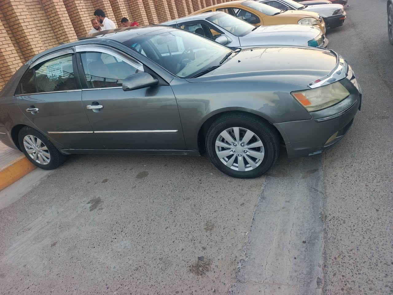 السلام عليكم سوناتا 2009 وارد امريكي فول مواصفات محزنه جماليه  محرك 2400 رقم انبار السعر 93 وبي مجال الاتصال ***********

