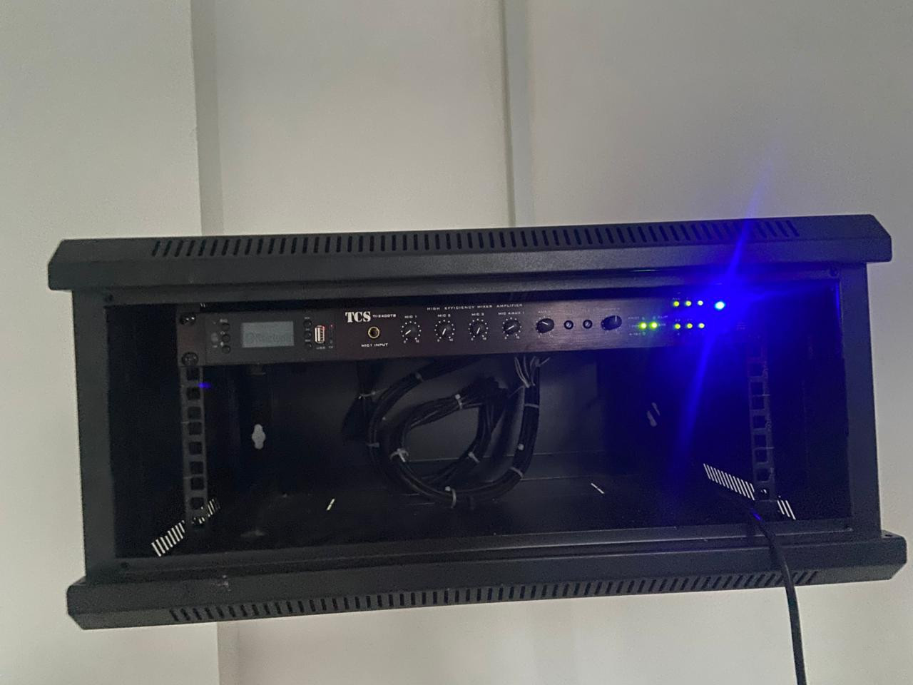 نوفر بيع وتنصيب وصيانة جميع أنواع كاميرات المراقبة بأحدث التقنيات

تنصيب احترافي داخل وخارج المنازل، المحلات، الشركات، المخازن والمجمعات

برمجة DVR / NVR وربط الكاميرات على الموبايل ومتابعة مباشرة من أي مكان

صيانة ومعالجة جميع الأعطال، تبديل عدسات، أسلاك، هاردات وضبط الإعدادات

نتعامل مع أشهر البراندات العالمية:

Dahua – Hikvision – Uniview – EZVIZ – TP-Link – IMOU – Samsung – Panasonic

وغيرها من البراندات المعروفة

🔧 جودة عالية

💰 أسعار مناسبة

⏱️ سرعة في الإنجاز

🔒 أمان وموثوقية

📞 للاستفسار والمزيد راسلنا خاص أو اتصل على الرقم

الأمان يبدأ من عدنا***********
