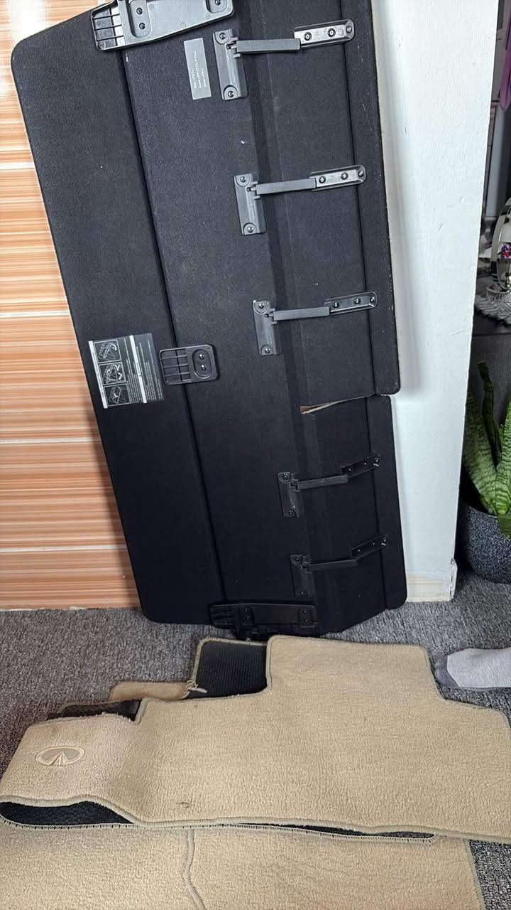 سلام عليكم للبيع كاعيات انفنتي fx37 وبردة جنطة خلفية جديدة سعر 200الف           *********** دهوك, العراق
