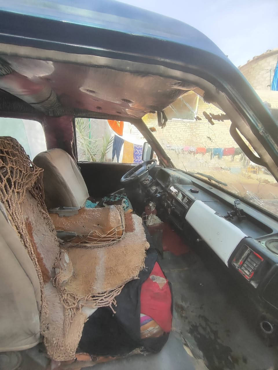 كيه بسته 94 
رقم بغداد 
سنويه نافذه بال20
وكالة ماكو تحويل فقط 
مكفولة مكينه وكير وكسن 
كشر شوف العين 
مكاني بغداد النهروان 
السعر 15 
***********
