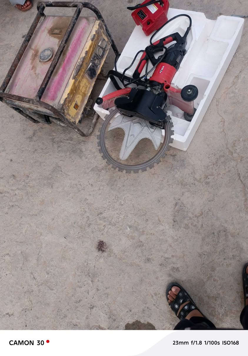 سلام عليكم كاصوصه للبيع اشتريتها ب460جديده ماشتغلت حتى متر جبتها وماشتغلت  عل مولده الصغيرة واريد ابيعها  ***********
