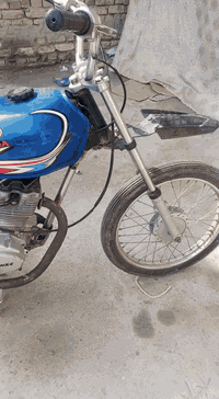 سلام عليكم شباب دراجه البيع بدون وراق دراجه نضافه خير من الله  الشراي يخابر بدون أوراق السعر 500بيه مجال قليل  وبيه شي بس الهلالات مال الصالنصه طايحات 
وهاذ رقمي  ***********
