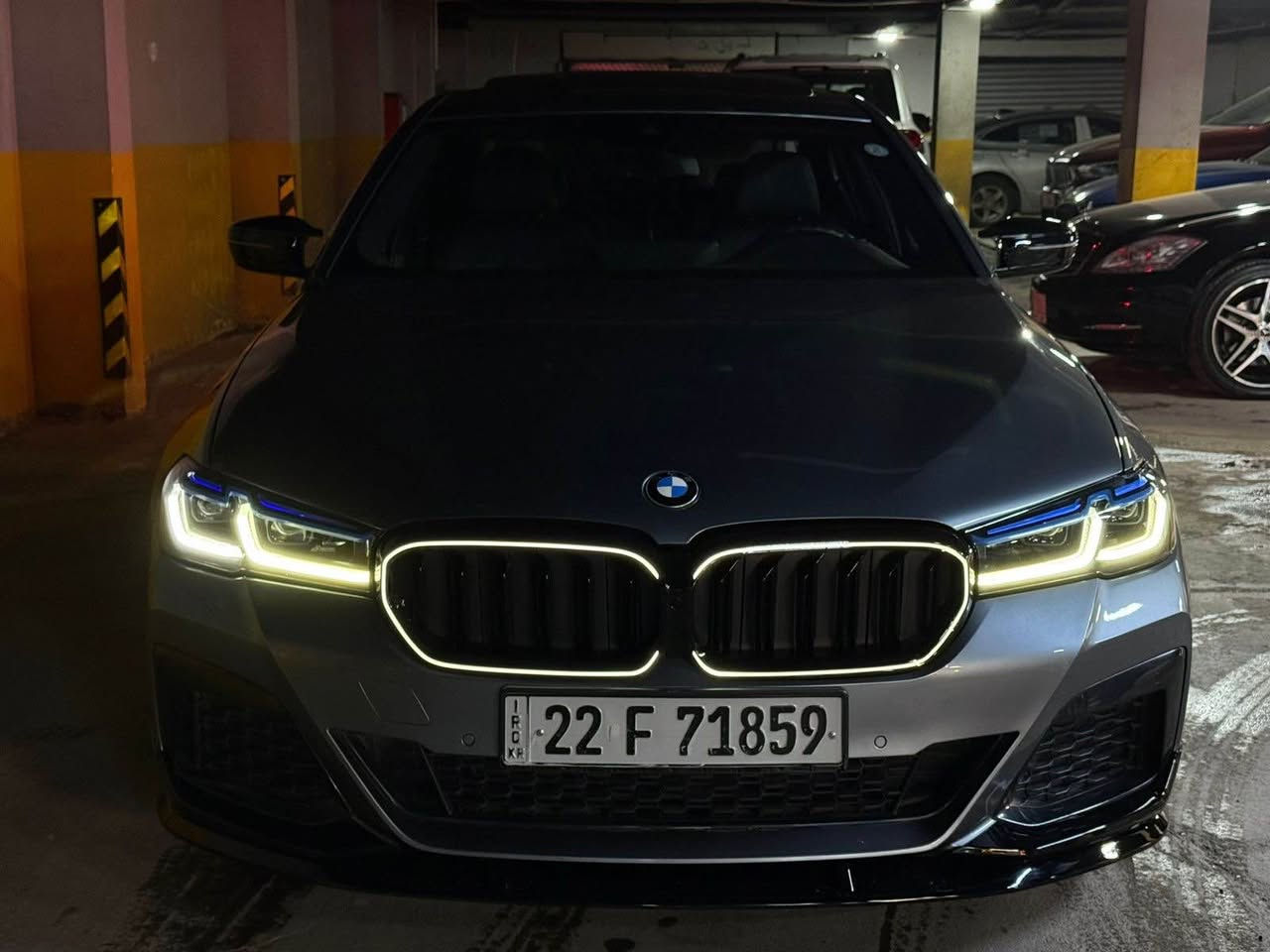 السلام عليكم 

‏ 2021  series 5 bmw  🇩🇪🇩🇪🇩🇪 black edition

السياره مواصفات ال m بلادي فول 

#انسب سعر 
#سعر بلاش 

وارد الماني ولون مميز وكلين تايتل دبل سويج 

🛑 فتحه سلايت 
🛑اناره داخليه متعدده الوان
🛑 رادار امامي جانبي ٣٦٠ درجه 
🛑 شاشه كبيره 
🛑 اوتو هولد اوتو ستوب
🛑 كاميرا خلفيه 
🛑 بردات عدد ٥ بيلادي
🛑 سترين وكت m 
🛑 صندوك كهرباء 
🛑 هند بريك بصمه 

✅ كفاله من الصبغ 

ماشيه ٦٠  الف بشرط بدون اي خلل مكينه كير حداديه صدر كله جاهز 

رقم اربيل بشرط التحويل 

مكانها اربيل 

السعر ٣٢٠ 💵💵  ورقه وسعرها جداا مناسب لهيج سياره 

☎️ *********** أربيل, العراق
