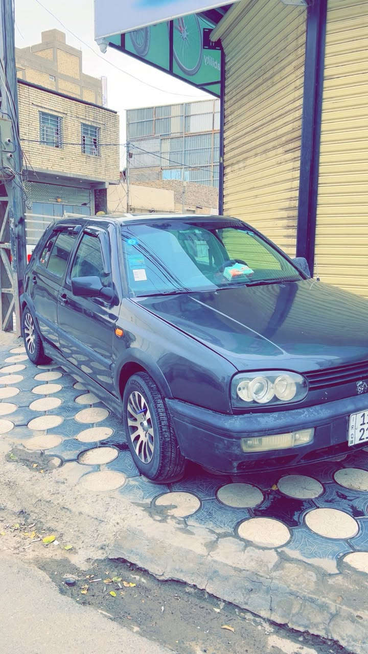 سلام عليكم شباب كولف مديل ٩٢ كير محرك نضاف تبريد شغال كهربائيات مابيهن نقص  سياره حداديه ٧٥بل ميه مكان نجف رقم بغداد ال٢٧ تخم تاير جديد غرفتها فقط بطانه باب سايق تعبانه الباقيه كلها حلوه  سعرها ٣٧ رقم ***********
