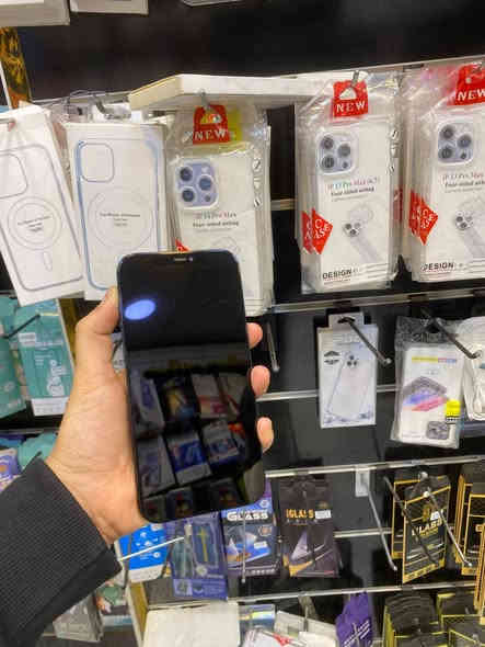 السلام عليكم 

iPhone. 12.  pro.  Max 
ذاكره:- 256 🤍
بطارية:-75 🔋 
الجهاز كوله شغال مبدل شاشه 3 خيارات 
فيس ايدي واقف ✨
العنوان:- بغداد جميله 🌷
الاتصال:- ***********
السعر:- 310 قفل 💎
