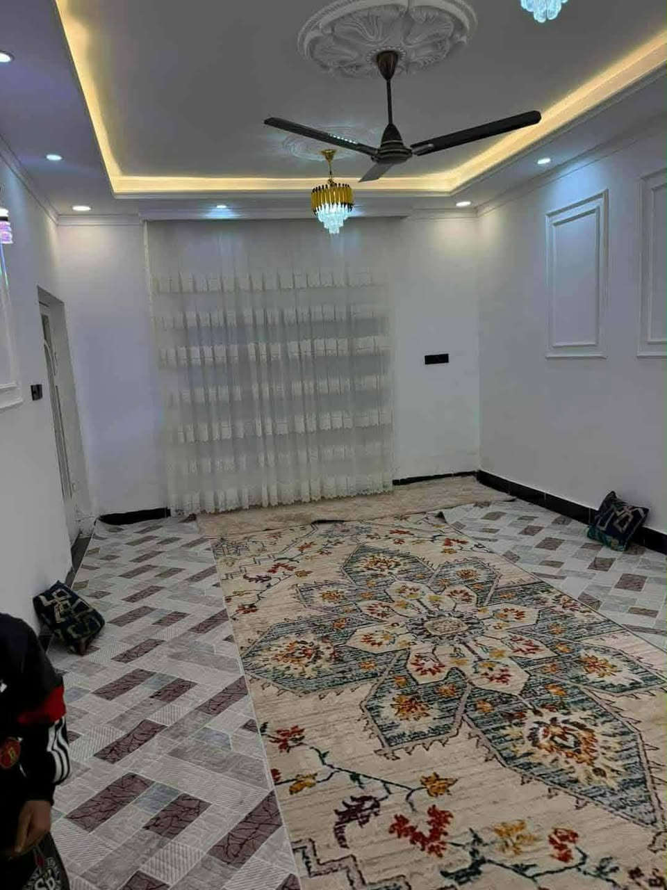 السلام عليكم بيت مساحه 200متر طابق واحد بناء حديث
المكان حي الجامعه بالمربع الذهبي السعر 200مطلوب مبادره 80وتنطي نقد 120مليون وقابل للتفاوض للاستفسار اكثر الاتصال على ***********
