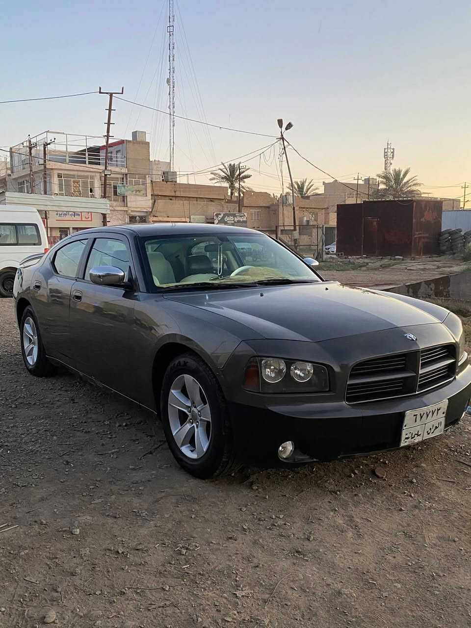 السلام عليكم
جارجر موديل 2008مكفولة كفالة عامة ما عدا (جاملغ خلف السائق ربع صبغ )

تدفئة تبريد 

كهربائيات كلها شغالة منظومة زنون جديدة 

محرك وكير كفالة 

حجم المحرك 3500

رقم سليمانية تحويل بنفس اليوم بأسمي 

تخم تاير جديد ماصار شهر من شديتهن 

السعر 105وبيها مجال 

العنوان ديالى الخالص 

***********
