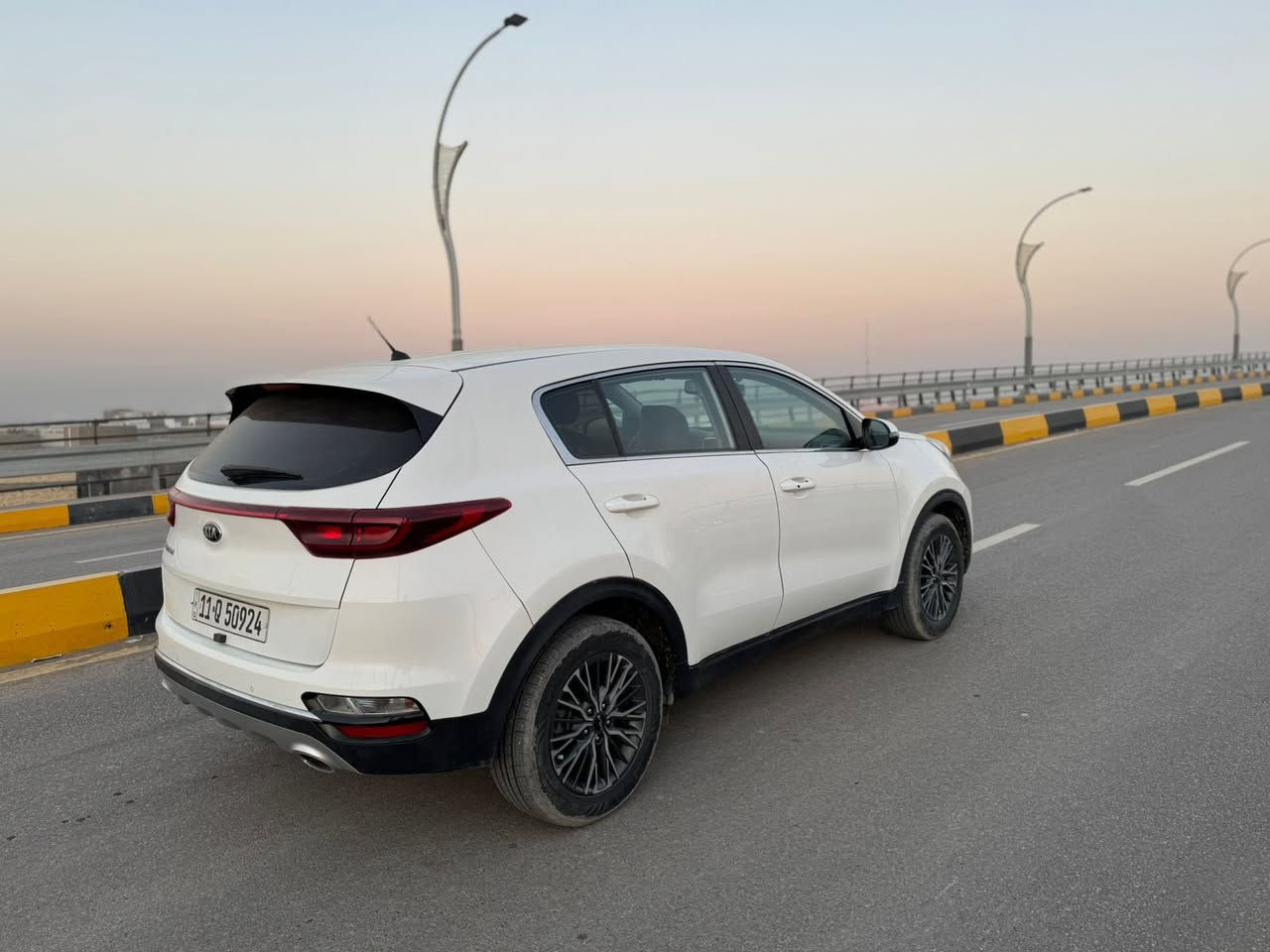 سلام عليكم 
كيا سبورتج 2022

رقم بغداد تحويل ثاني يوم

سياره مكفوله بس بيه بارد بل اهلال جاملغ المامي بدون رش ماشر بل ازرك وبيه شبر بل اهلال الخلفي حار ماشر بل احمر والباقي مكفول كفاله عامه سونار وين ماتردت اخذا .

موصفات

بصمه تشغيل .
مري شفط . 
اشاير بل مري .
شفتات استيرن .
سايد بريك كهربائي دكمه .
كشنات تدفئه تبريد .
تدفئه استيرن .
بصمة ابواب .
3 وضهيات قياده .
اوتو هولد .
جنطة كهرباء .
قياده ذاتية.
تثبيت سرعه .
حساسات خلفيه .
مانع اسطدام .
مانع تزحلق .
وبعد بيه مواصفات هواي .

مكينة 2000 تيربو سوبر (ديزل)
مكينه اقتصاديه مابيه صرف وشلعه ومعدل 
تختلف عن السيارات الكبار بهوايي.

سعر (165)وبيه مجال للشراي .

تواصل على الرقام فقط .
***********
‭***********‬

مكان ديوانية
