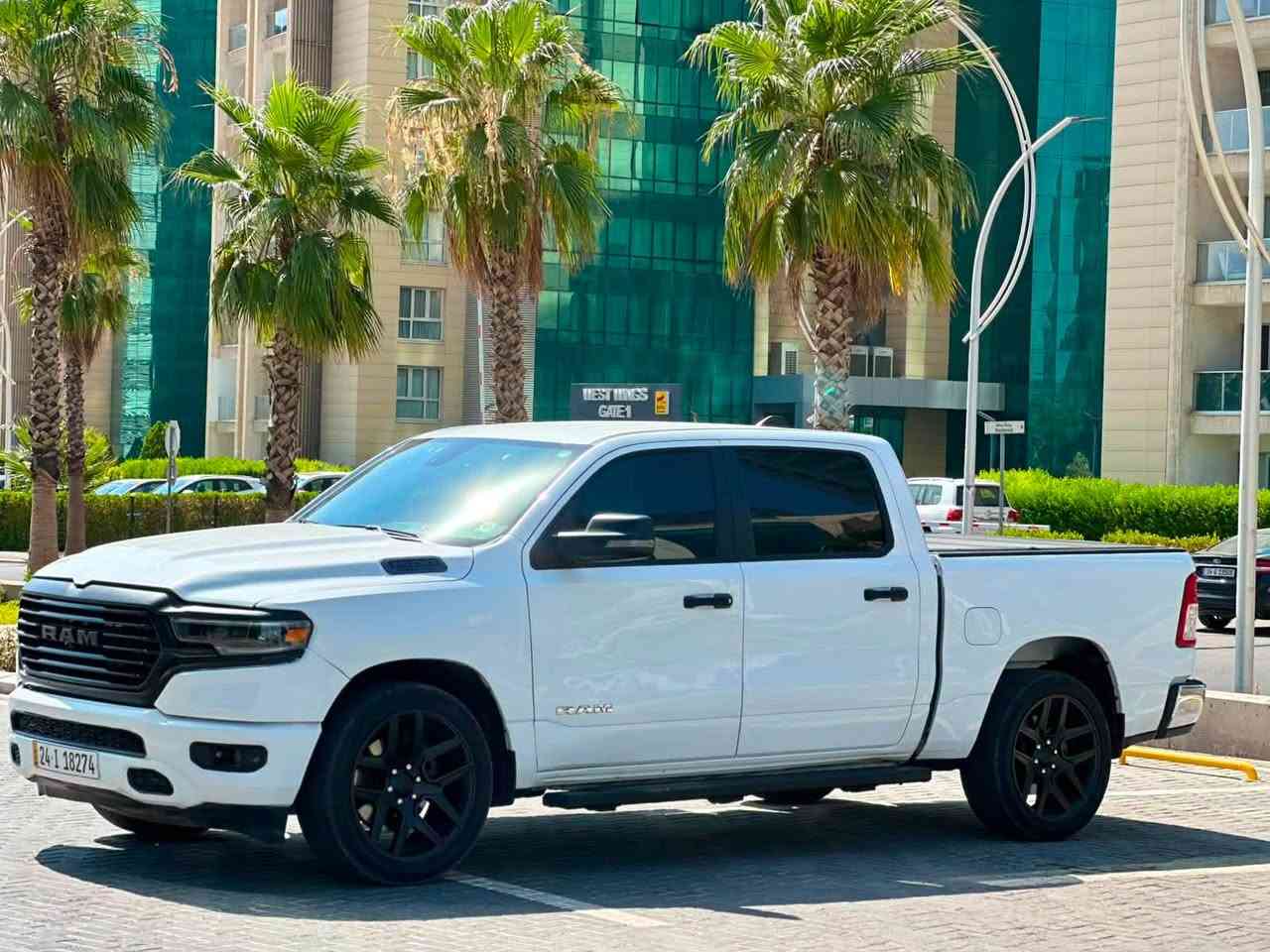 🔥 Dodge RAM 1500 موديل 2023 🔥
✅ محرك 3.6L V6 eTorque
✅ قير أوتوماتيك 8 سرعات
✅ دبل (4×4)
✅ بودي قصير – باب كبير (Crew Cab)
✅ بصمة تشغيل
✅ تشغيل عن بُعد
✅ شاشة لمس 8.4 إنش
✅ Apple CarPlay & Android Auto
✅ كاميرا خلفية
✅ مثبت سرعة
✅ حساسات خلفية
✅ جنوط ألمنيوم
✅ تحكم من المقود
✅ زجاج ومرايا كهربائية

حالة السيارة:
🔹 بدون إيرباكات
🔹 حافة بونيد
🔹 جاملغ
🔹 باب واحد صبغ

💰 السعر: 280 ورقة وبيه مجال للمشتري الجاد.

📞 *********** (واتساب موجود)
