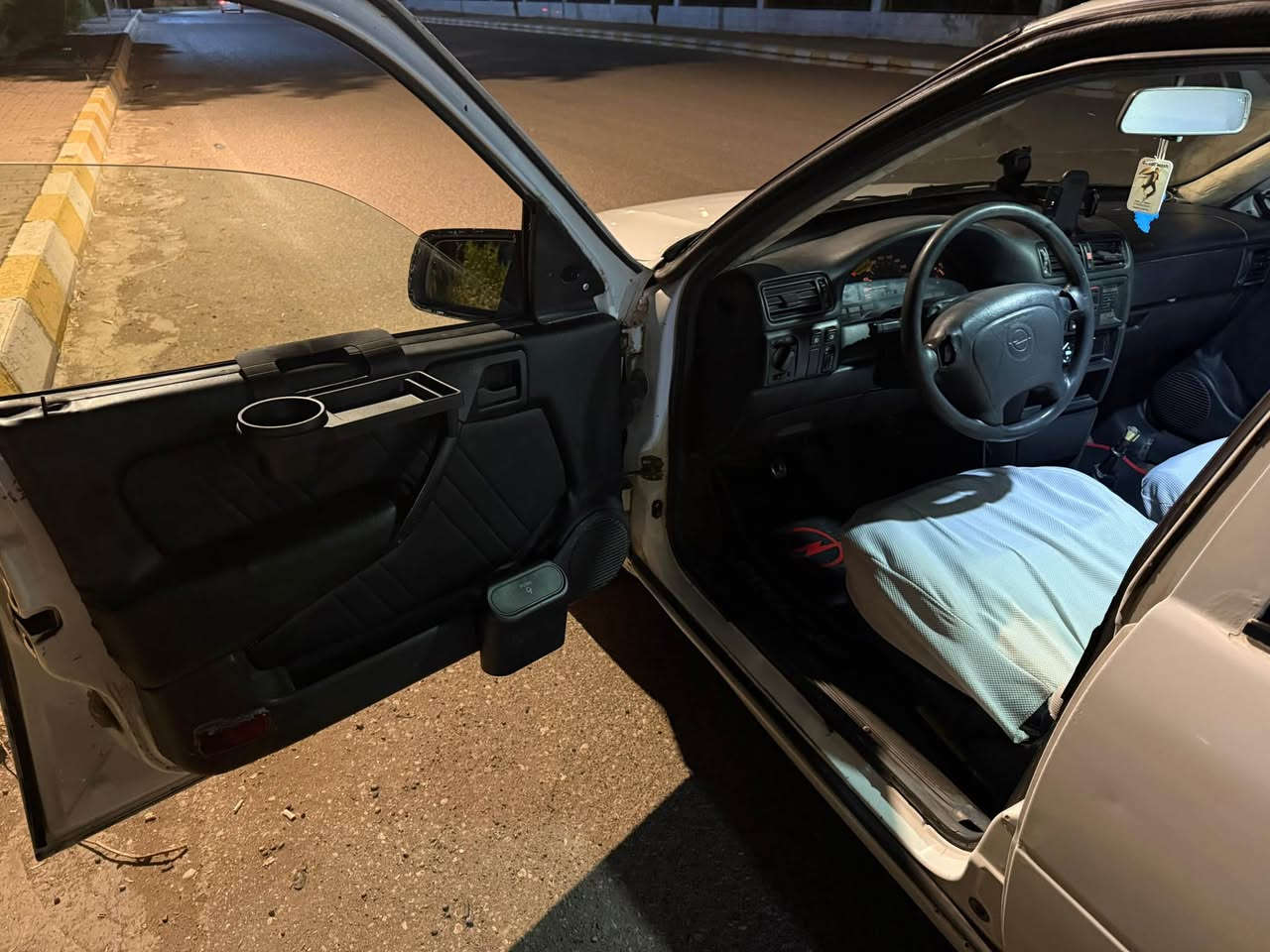 سلام عليكم اوبل فكترا موديل 95 بلاد دبل ارباك ارباك شغال اثنيهم سياره بدون ضربه فقط صبغ عام للجماليه محرك 20 سنويه لحد 27 شرط تحويل بسمي بطاقه بانزين مقدمن اله ما باقي شي يطلع سياره اسلايت جام كهرباء رقم موبايل *********** Singapore
