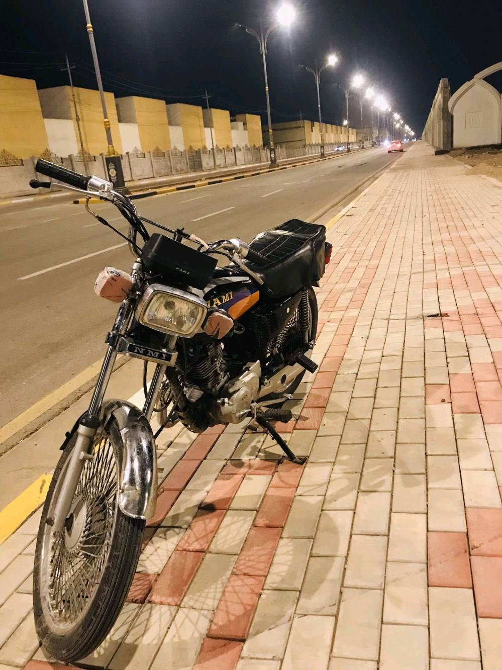 دراجه كلك كلك كلك مكفوله من سرقه و رقم شاصي موجود نامه محرك تايكر مفتوحه سعر 300 و بي مجال حك ل جيه بيه نقص بس ماشه و جامله امامي الله يشهد شلعه و معدل فول 