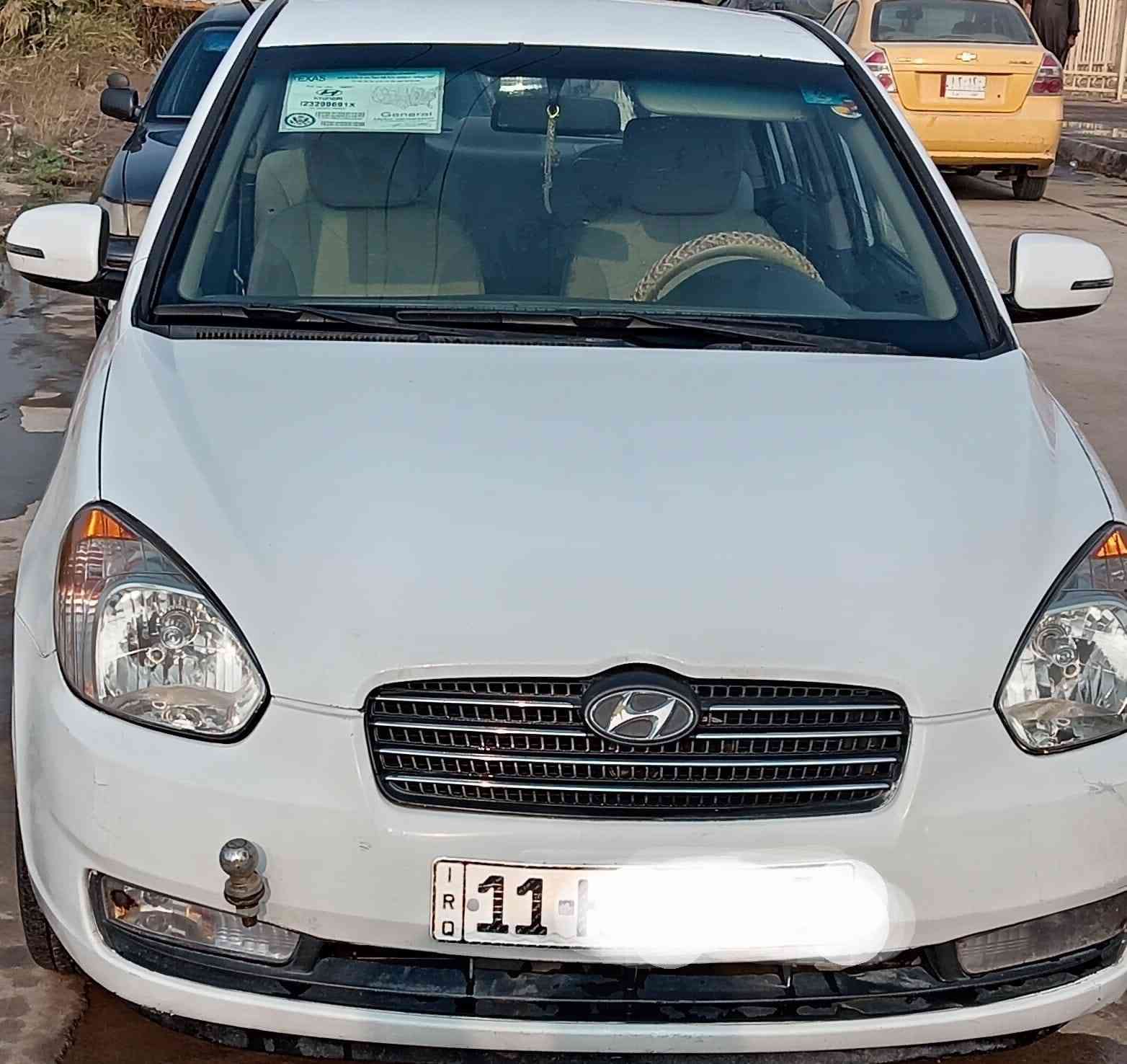 السلام عليكم ورحمه الله وبركاته 
اكسنت موديل 2011 رقم بغداد بأسمي هزه وسنويه جديده ومكفوله ماعدا نصف باب خلفي صبغ وجاملغ خلفي ربع منه صبغ يعني علا كد إلي مئشر عليه والباقي مكفولة مواصفات عاديه تكيه كشت حافظه نضارات اشاير بالمرايه محرك 16 يعني مجول مو واير بلك 
السعر 95 
العنوان نجف ناحية العباسيه 
استفسار علا *********** تحياتي للجميع
