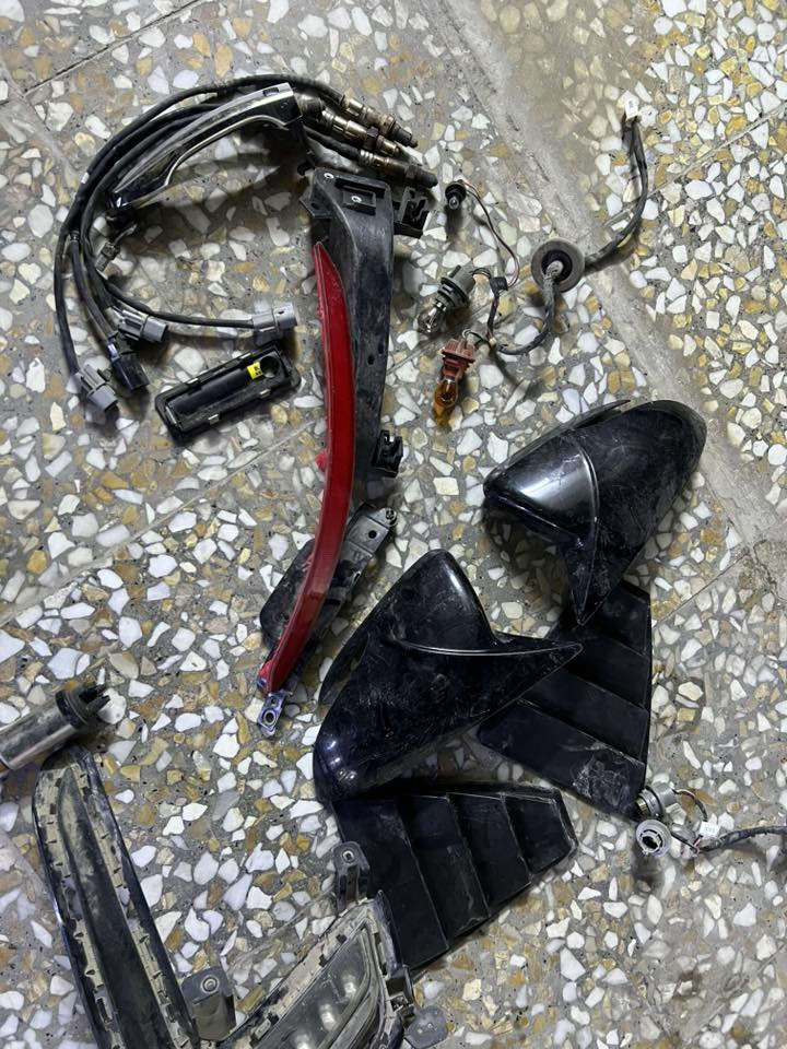 سلام عليكم من رخصت لادمن غراض النترا17و18بس البطاين مال 19و20 الباقي كله مال17و18المكان بغداد بس هذني عندي***********
