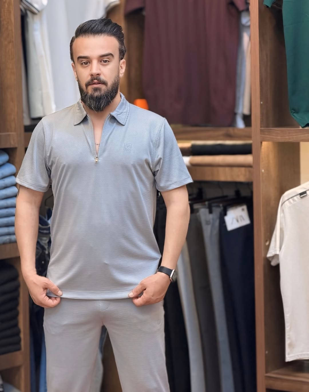 ✨ Rezhwan✨
👔 لەگەڵ ئێمە شیک پۆش و براند پۆش بە 🛍️
📍 ناونیشان: سلێمانی - ناوبازار - تەلاری نەقیب - دکان ژمارە 61-62
🔶 العنوان: سليمانية - عمارة نقيب - رقم محل 61-62
🚖 گەیاندنمان هەیە بۆ هەموو عێراق 🚖
توصيل متوفر لكافة محافظات العراق 🚕
📞 پەیوەندی / للاتصال:
***********
***********#سليمانية #عراق #موديل #تراكسود #كوردستان
