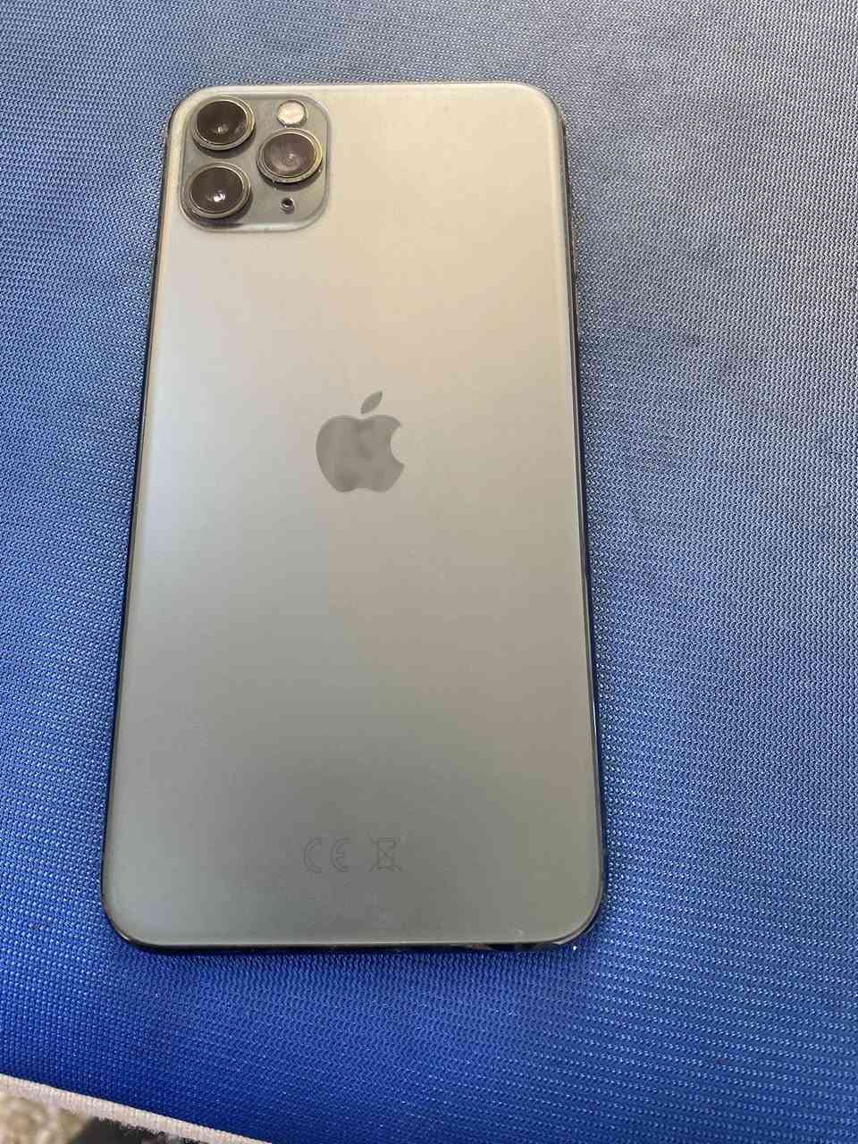 ايفون 11برو ماكس
وكع مني وصار بي نقطه سوده من جوه بس الشاشا ما مكسوره ولا مثلومه ولمس طبيعي ما بي اي مشكله
فيس ايدي شغال باقي كله شغال 
ذاكره 256
كارتونه موجوده
محدث اخر اصدار  
مكاني بغداد الجديده 
سعره 300 وبي مجال 
***********
شراي يخابر
