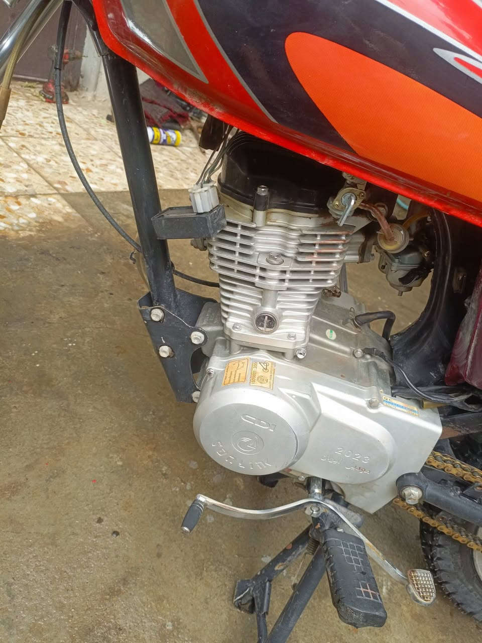 سلام عليكم شباب
درالمكان بغداد الشعب 
دراجه خير من الله 
مال على باب الله 
السعر 350 
الرقم ***********اجه 4 كير للبيع
