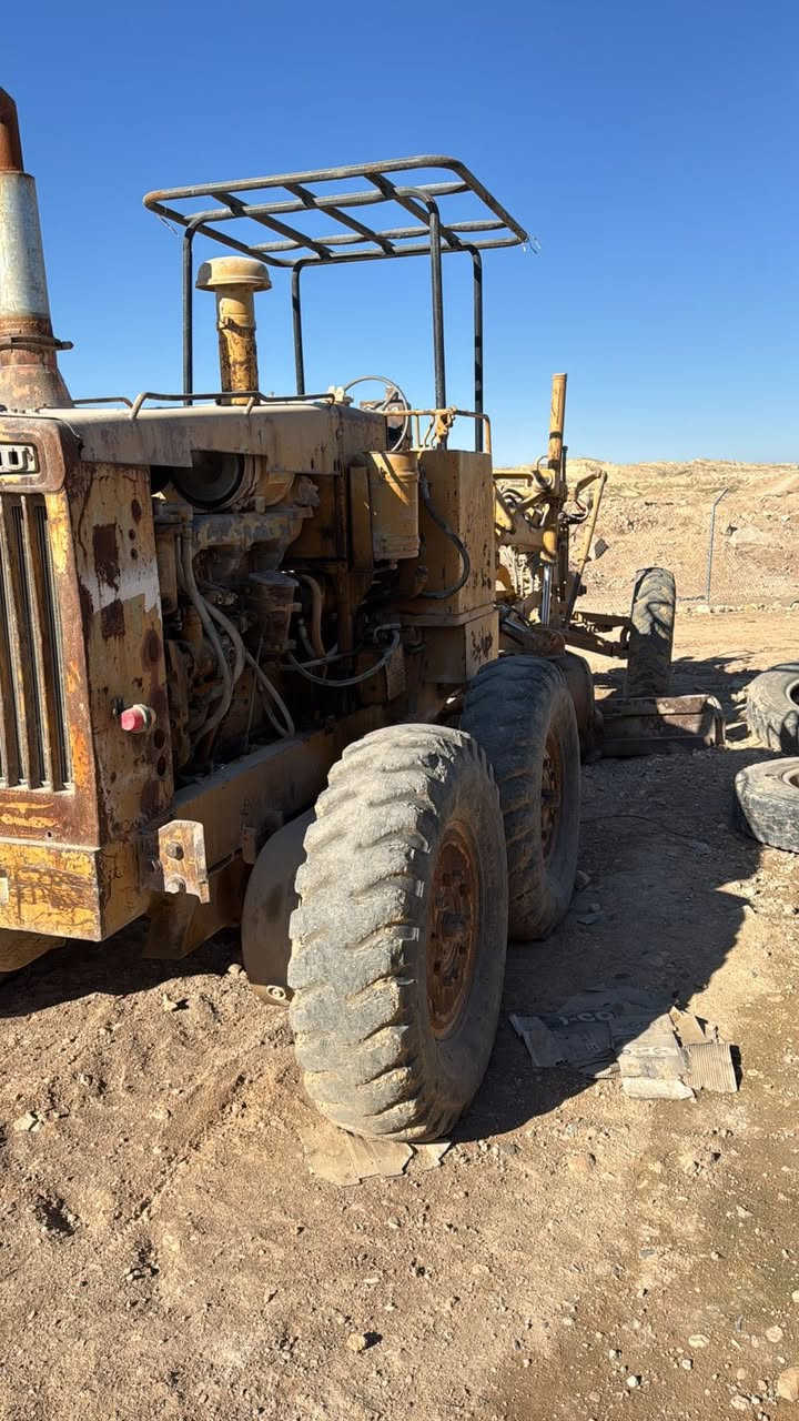 كريدر  نظيف شرط الشغل 
الموديل 81
حجم 605
الهاتف ***********
