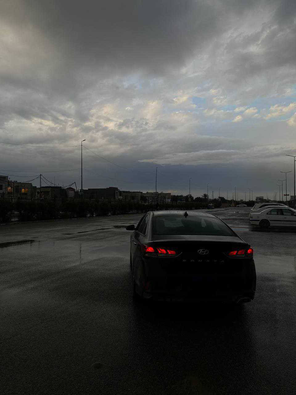 تحيه طيبه …❤️ سياره للبيع نوع هونداي سوناتا  موديل 2018
رقم ديوانيه  حره تحويل مباشر وارد امريكي حادث جاملغ وبنيد فقط بدون عداهن كلشي مكفول وتفحص سونار مكينه ٢٤٠٠ مكفوله برغي مملعوب بيها 
كير اوتوماتيك 
شاشه 
كامره 
تبريد ثلج 
تحكم ستيرن جهتين 
تايرات نظيفه جديده تخم كامل
تدفئة كشنات 
صدرها ع وضع الشركه 
ماشيه 85 الف فقط حقيقي 
وسعرها 142 وبيها مجال بسيط 
ومكانها بالديوانيه مركز المدينه 
وهذا رقمي *********** بيه واتساب
