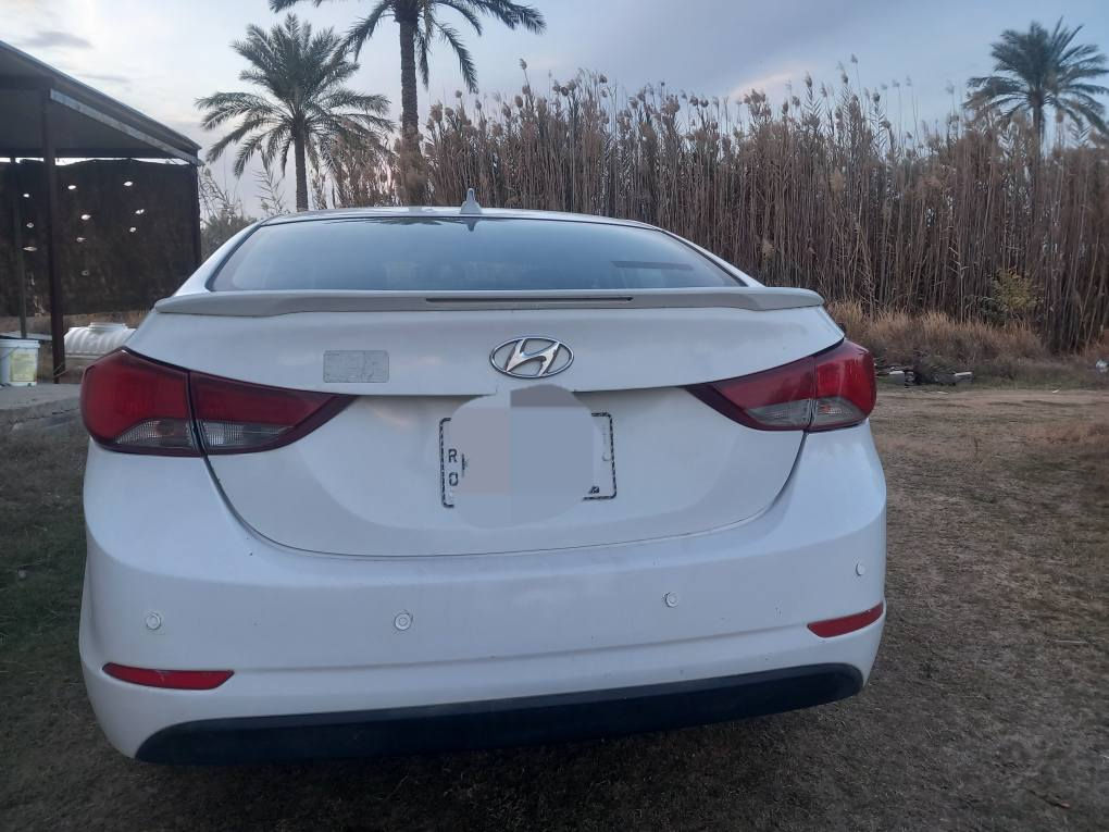 السلام عليكم
النتره بغداد 

2016 رقم انكليزي

مصبوغه ماشيه 400 الف كيلو

السياره جنوي وكشخه رايدهه ١١٧ وبيهه مجال

للتواصل ***********
