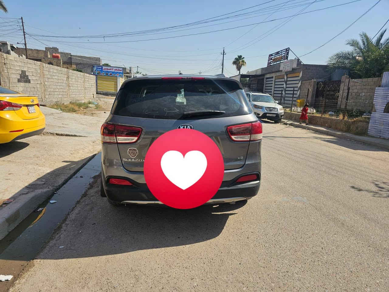 سياره لبيع سورنتو موديل ٢٠٠١٧
***********

