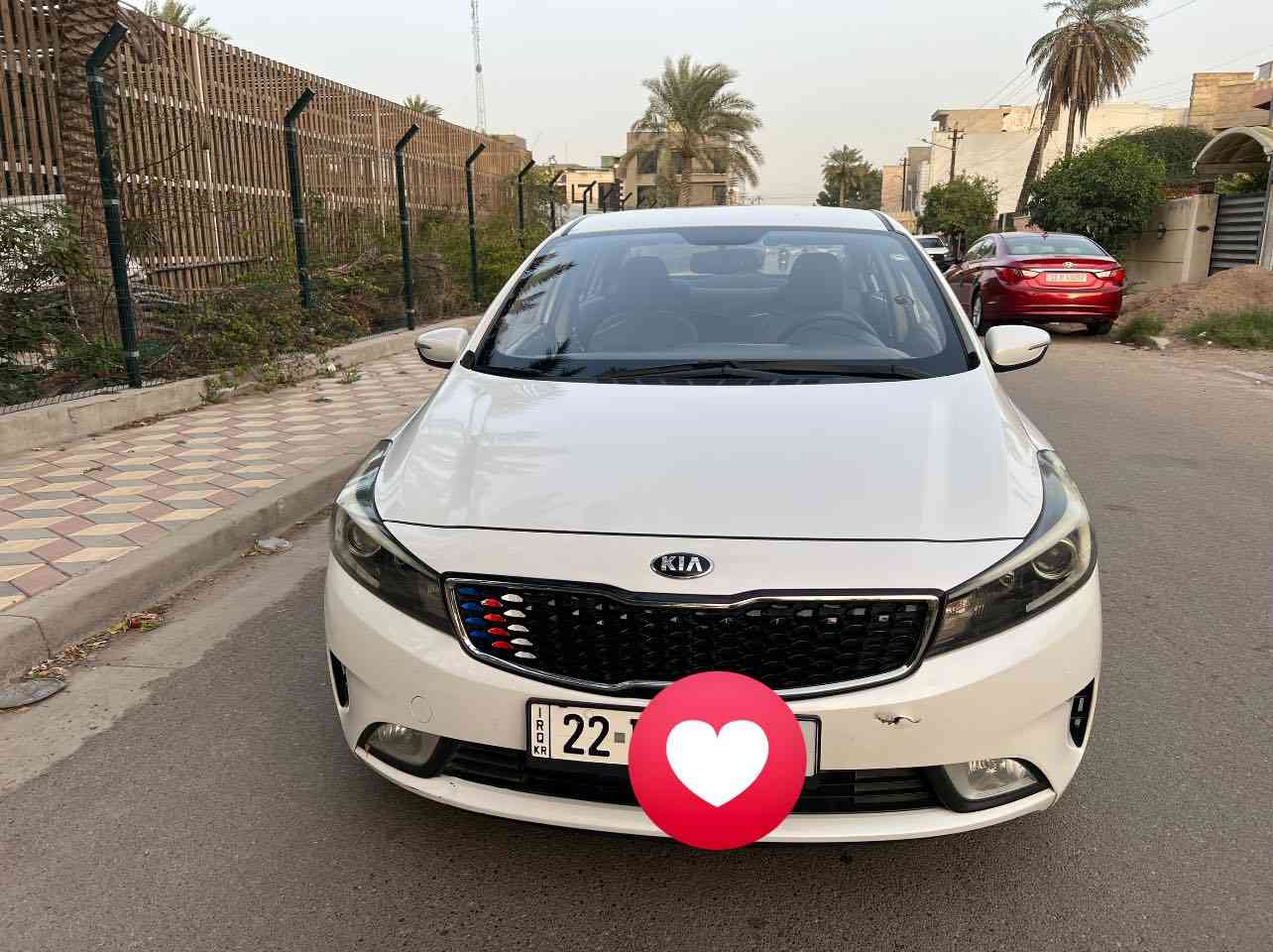 سلام عليكم عندي سيراتو 2017 خليجي مكفوله من الصبغ والتبديل عدا بارد موضح بالصوره المواصفات تحكم ستيرن شاشه كاميرا حساسات خلفيه اشاير بالمري مكينه 1600 سنويه ورقم جديد رايده 130 وبيه مجال رقمي *********** مكاني بغداد حي العدل او الجامعه
