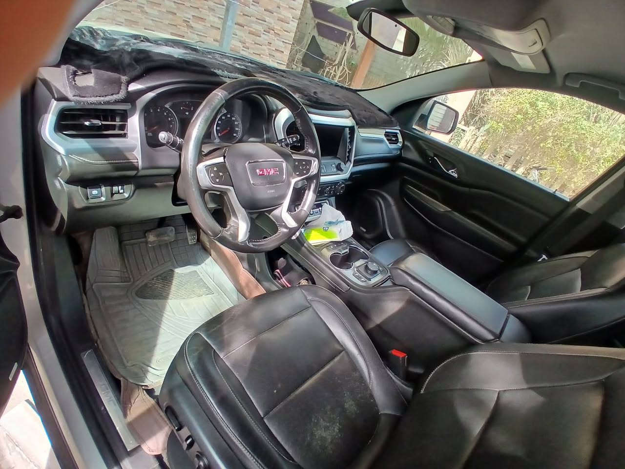 السلام عليكم بيع او مراوس *********** جي ام سي اكاديا موديل ٢٠  ماشية ١٣٥ الف كيلو رقم بصرة تحويل مباشر مواصفات SLT حادثها موظح بلصور والسونار مرفق محرك ٦ سلندر ٧ راكب تو ويل كير محرك حدادة تبريد  كشنات جلد شاشة كامرة نقطة عمياء حدثها جاملغ خلفي بدون دواخل السعر ١٩٥ وبيها مجال حك الجية العنوان البصرة شط العرب الصالحية البصرة, العراق
