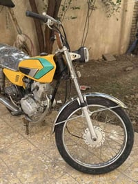 نامه لأصلي كلك    مكينه نضيفه مفتوح بيه بس بستم سعرهه٥٥٠ لشراي اتصل 07...