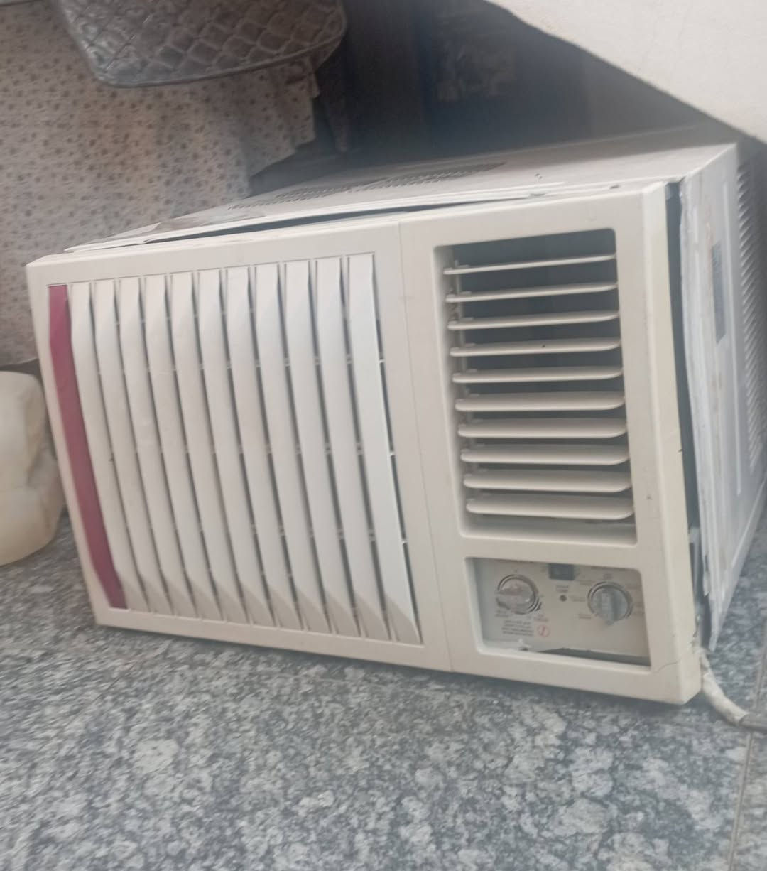 مكيف طنين ممصلح جديد تبريد ثلج مايفصل شرط ع فحص بابل محاويل 250قفل اني شتريته300قبل سبوع وماشديته شراي يجي هسه الرقم***********
