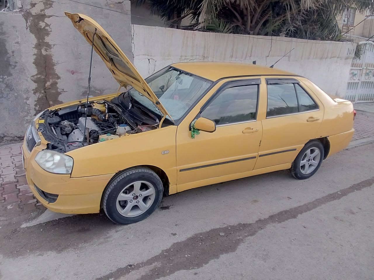 شيري كوين موديل 13سيارة مكفولة عدة طخة خفيفة بلباب رقم قادسية مشروع وطني بيهة خيط تبخير كير خير من لله تخم تاير رقمي الاستفسار أكثر ***********سعر 35/$ وبيهة مجال حك الجية ولاء كوو مراوس بكية حمل علمن السيارة مامشتغلة تكسي
