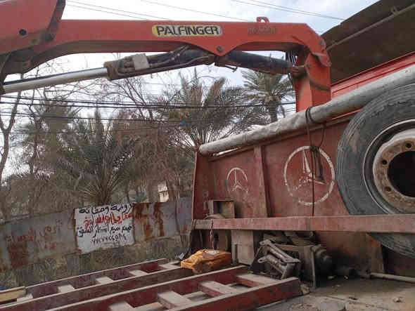 كرين كسر ثلاث اسلايتات هيدوليك والرابع يدوي بافنكر موديل6001. لا كسر ولا فطر بي نضوح كونترول فقط السعر ١٨ ورقه وبيه مجال ***********
