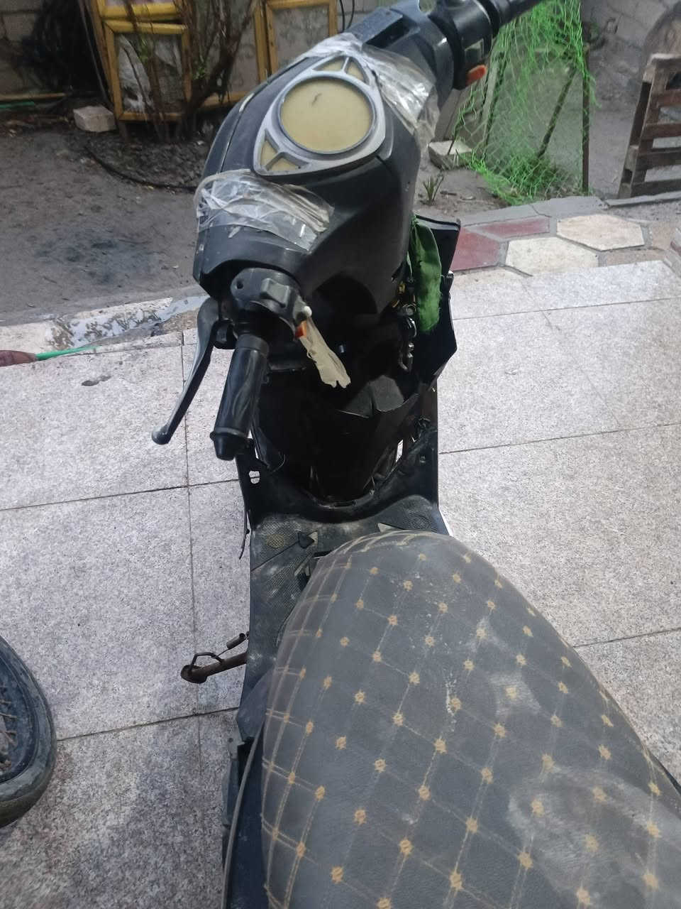 إخوان الدراجه عاطله حاليا بصره قضاء المدينة السعر ٦٠ الف الاتصال على الرقم ***********
