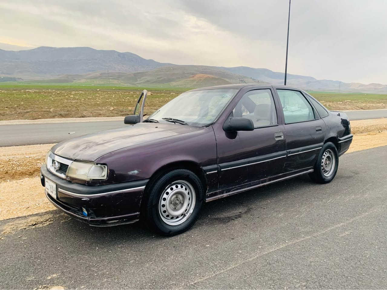 ئۆپل ڤیکترا مەکینە ١٨ توندوتۆلە و مەزبوتە ١٩٩١  کابریتەری تازەگۆراوە ٤تایەی لۆکی بۆبەستراوە. ئارمی ئاسایشە ، *********** السليمانية, العراق
